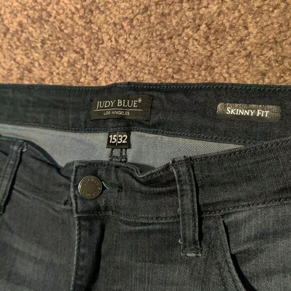 Judy Blue Skinny Fit Distressed Jeans Dark Wash Size 15/32 34x30 - Picture 3 of 10